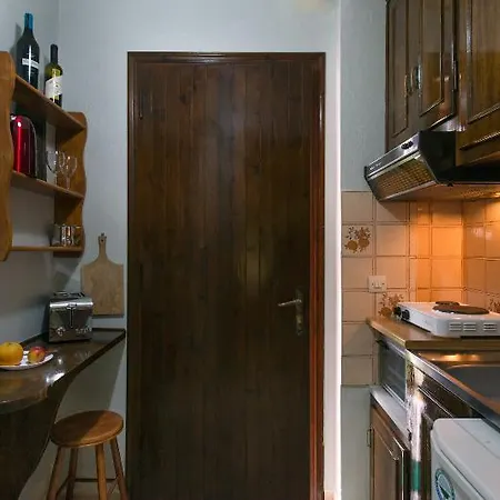 Apartament Eleni *
