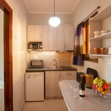 Eleni Apartment *